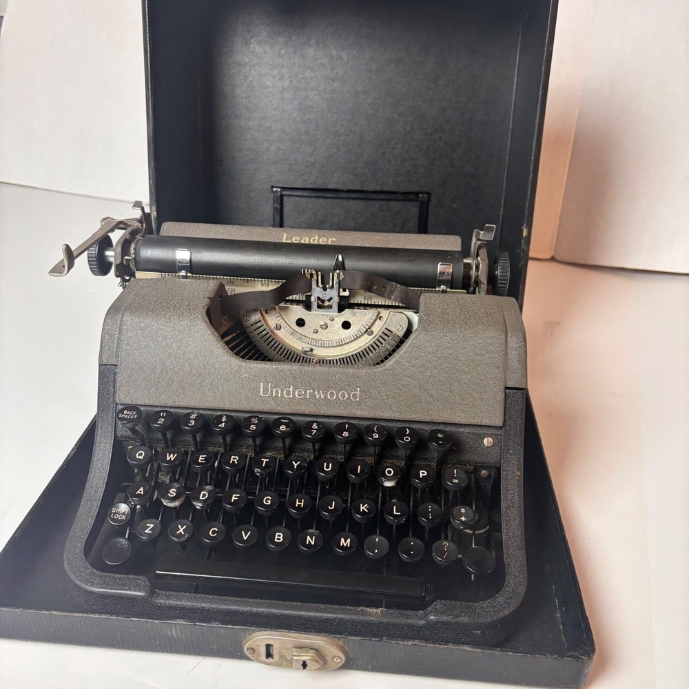 Vintage 1950 Underwood Leader Portable Typewriter w/Case‎ Gray Black Mid-Century